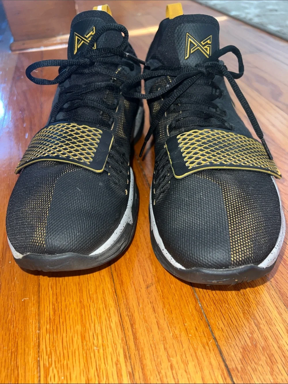Nike PG1 Paul George Men’s Basketball Sneakers